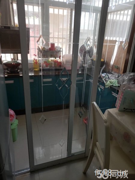 金碧华庭 一楼带院 93.8平方 装修好的 只要60万